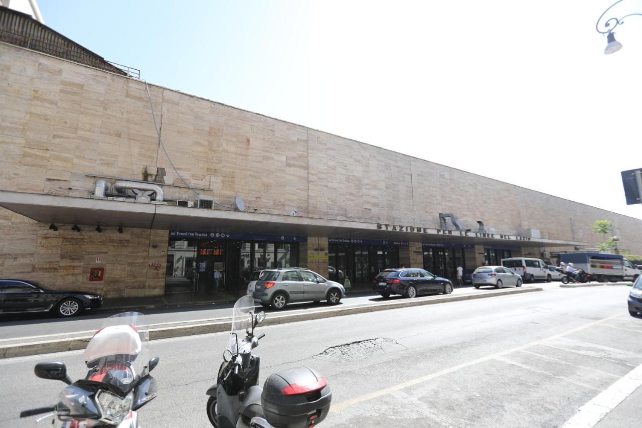 Appartamento Vicino Stazione Termini E Colosseo Rome Luaran gambar