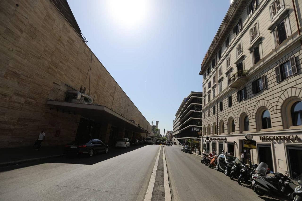Appartamento Vicino Stazione Termini E Colosseo Rome Luaran gambar